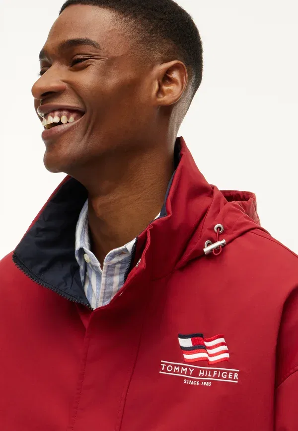 Куртка Tommy Hilfiger Rwb Reversible Regatta Americana Capsule Light Jacket, регата красный — фото 4
