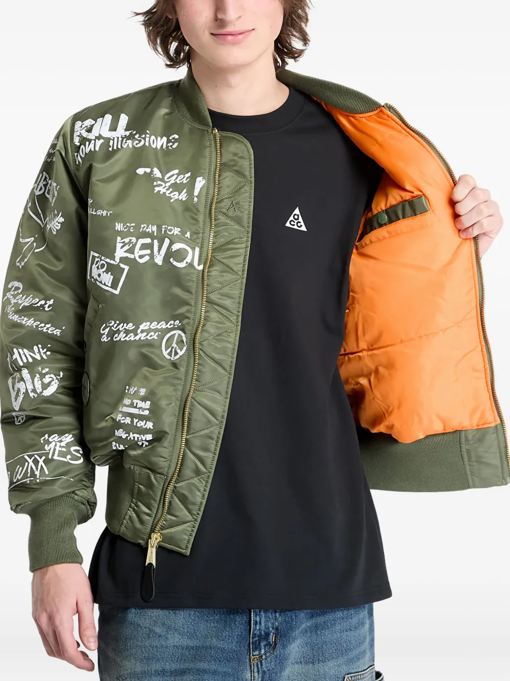 

Бомбер с графичным принтом Alpha Industries, зеленый