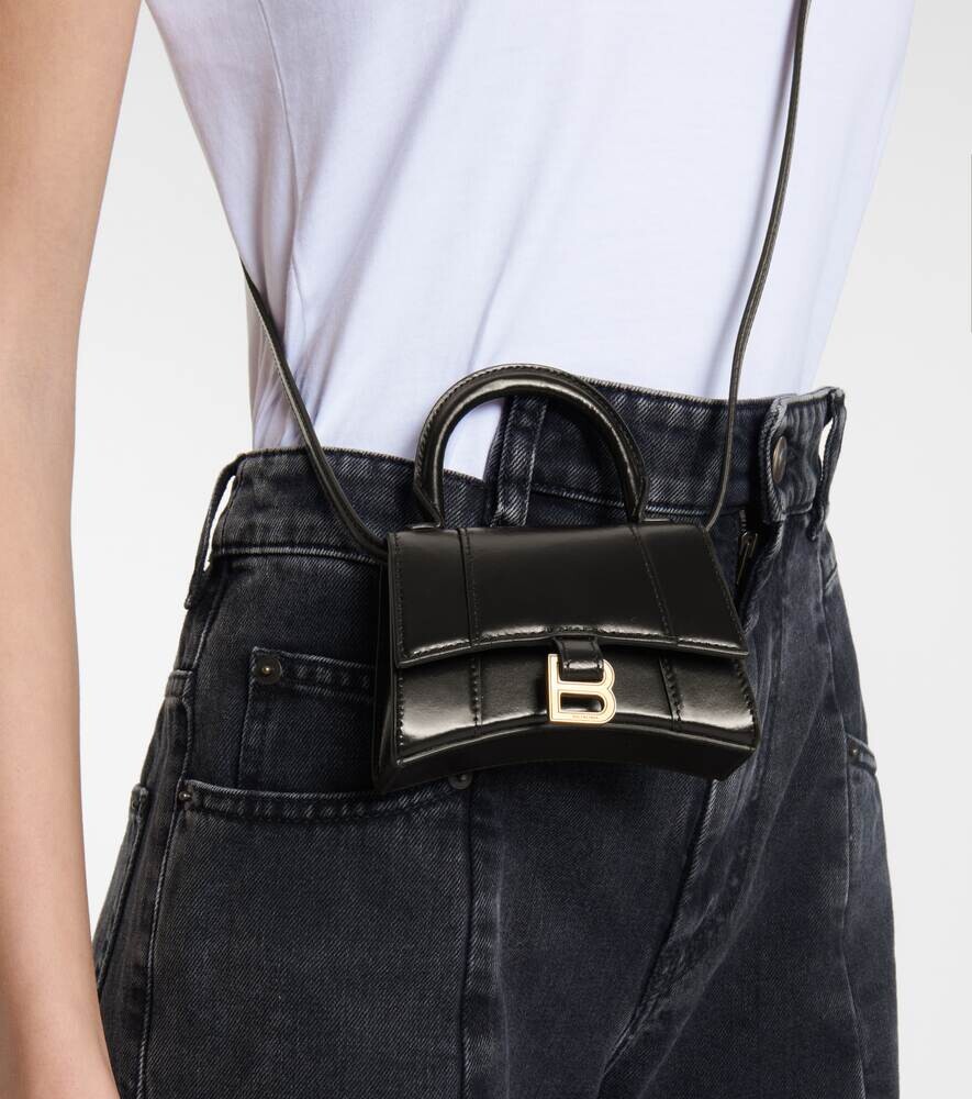 

Сумка Balenciaga Hourglass Mini leather crossbody, черный
