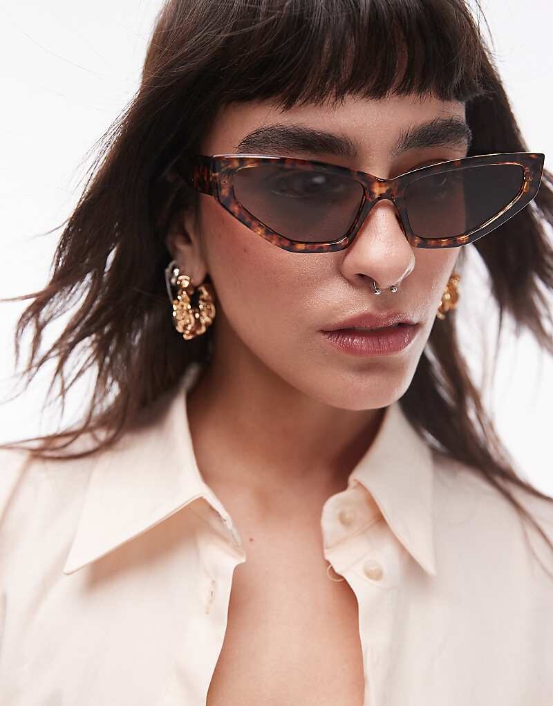 

Topshop – Poppy – Солнцезащитные очки «кошачий глаз» черепаховой расцветки