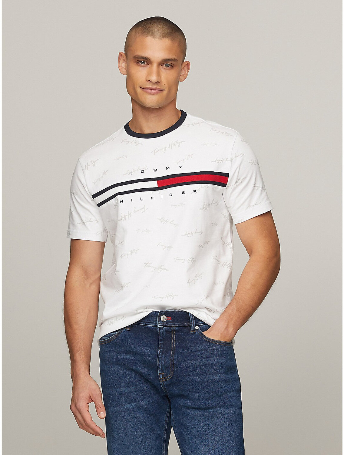 

Мужская футболка с фирменным флагом и полоской Tommy Hilfiger, цвет Optic White