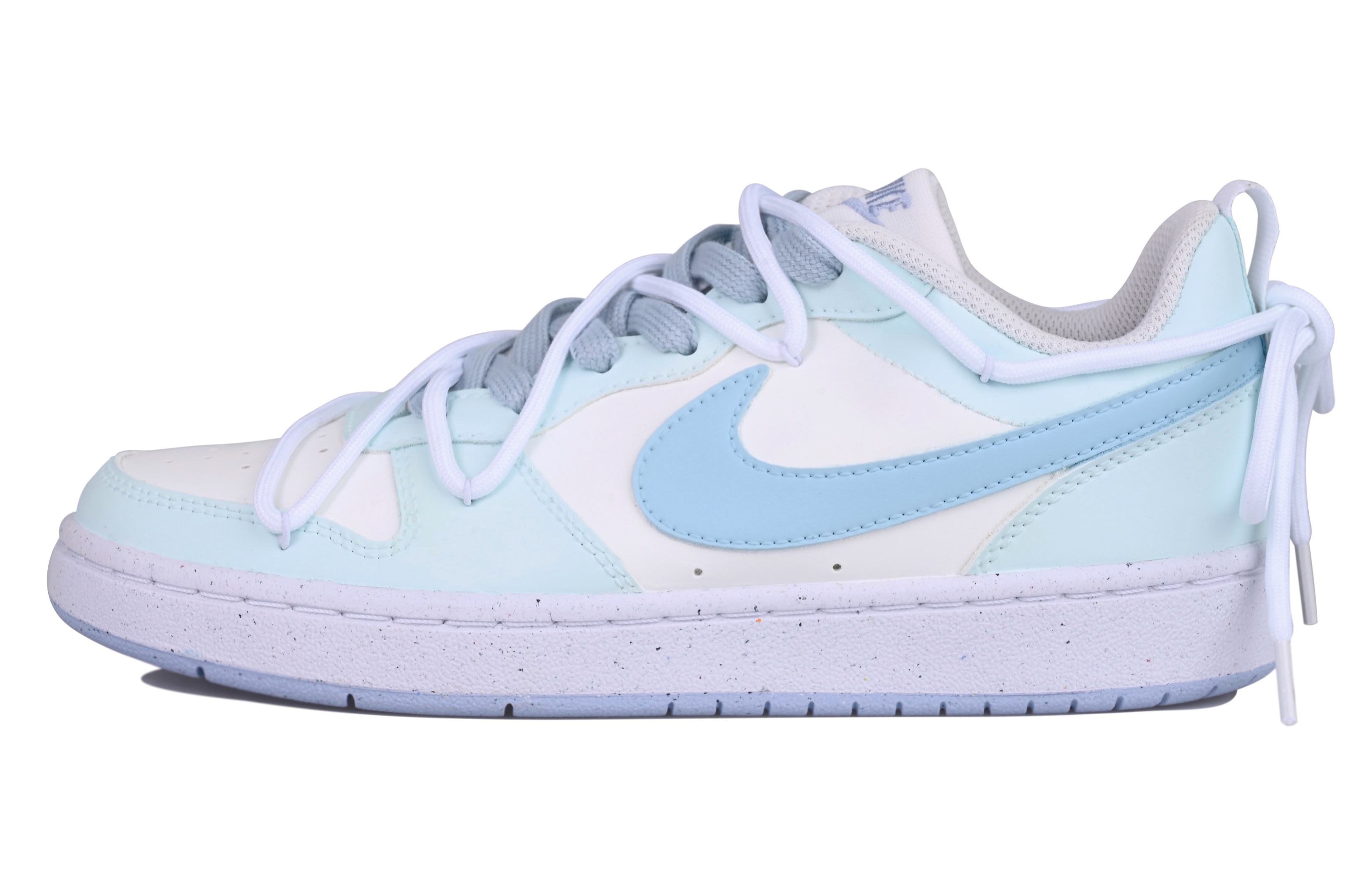 

Женские туфли для скейтбординга Nike Court Borough, Light Blue