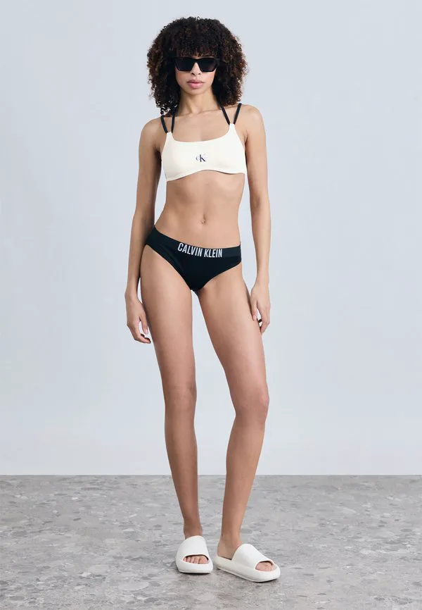 Топ от бикини с графическим монограммным рисунком (бралетт) Calvin Klein Swimwear, Tofu — фото 2