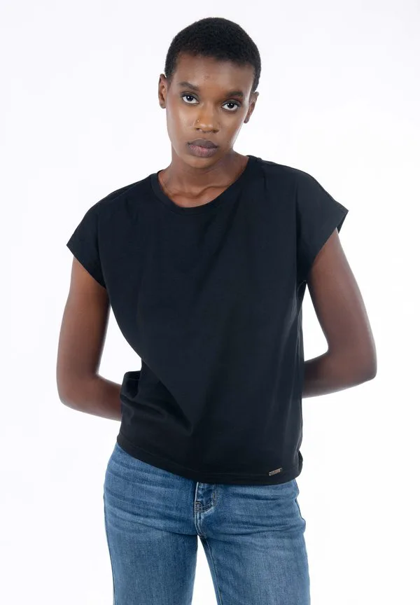 

Базовая футболка с закругленным краем сзади Influencer, Black, Черный, Базовая футболка с закругленным краем сзади Influencer, Black