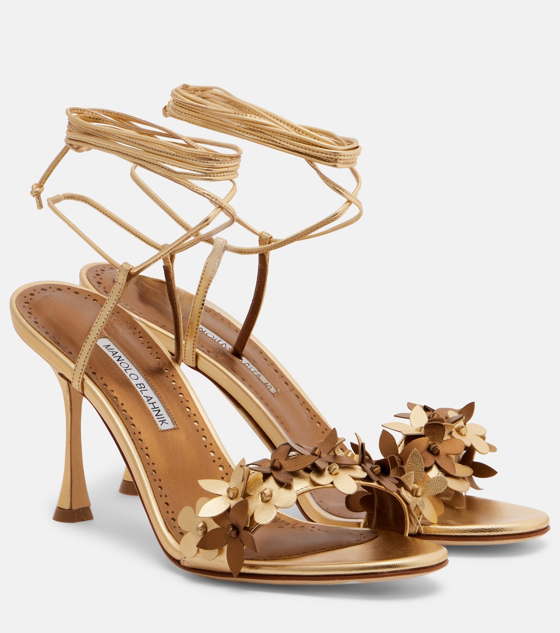 Сандалии Anista из кожи с цветочными аппликациями Manolo Blahnik, 7103 Gold