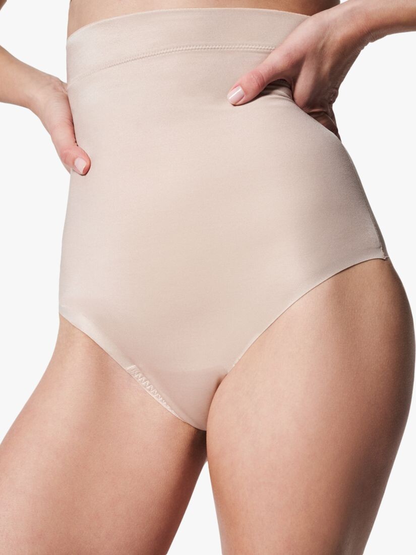 

Стринги Spanx Suit Your Fancy с высокой талией, телесного цвета