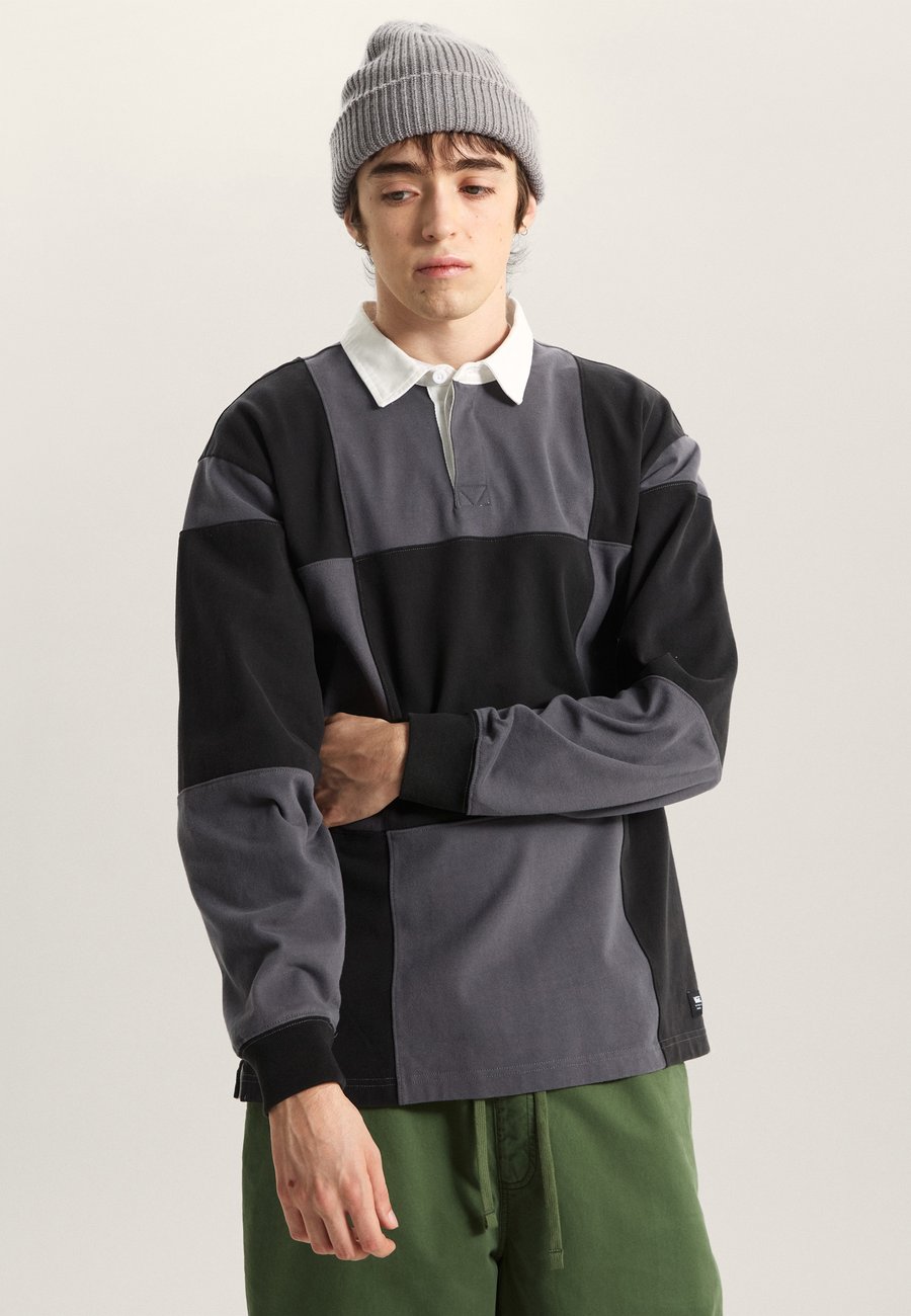 

Топ Vans GRANT CHECKERBOARD RUG, Black