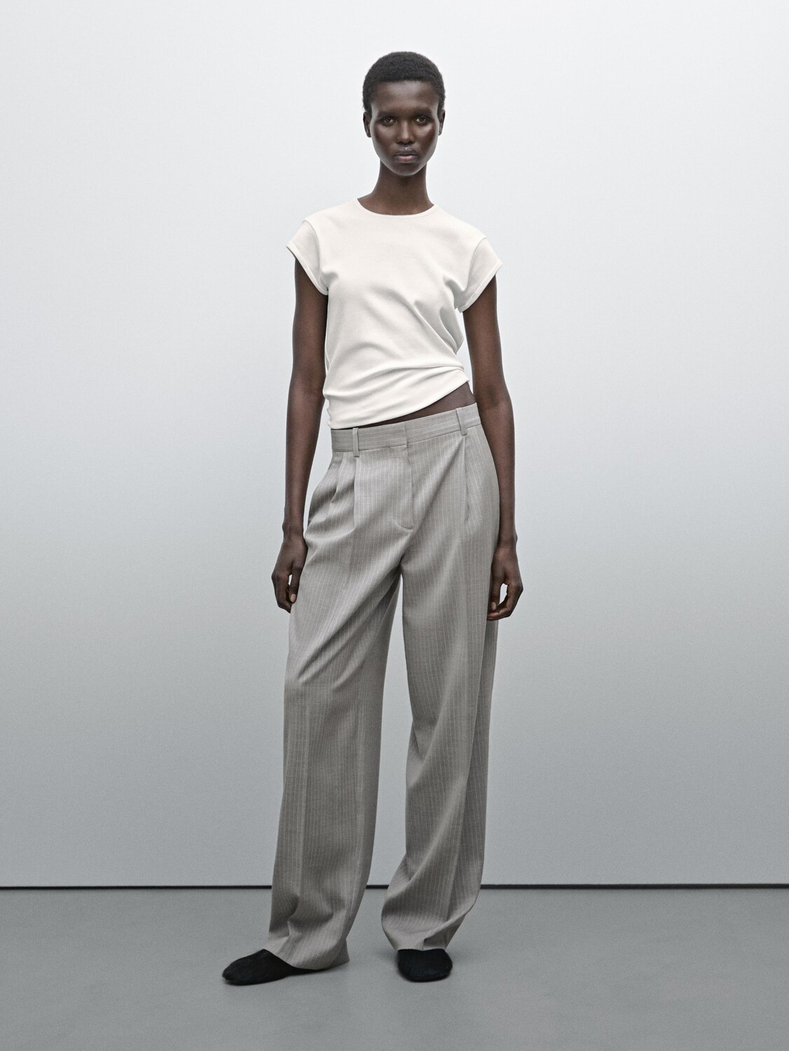 

Брюки в тонкую полоску со складками Massimo Dutti, коричневый