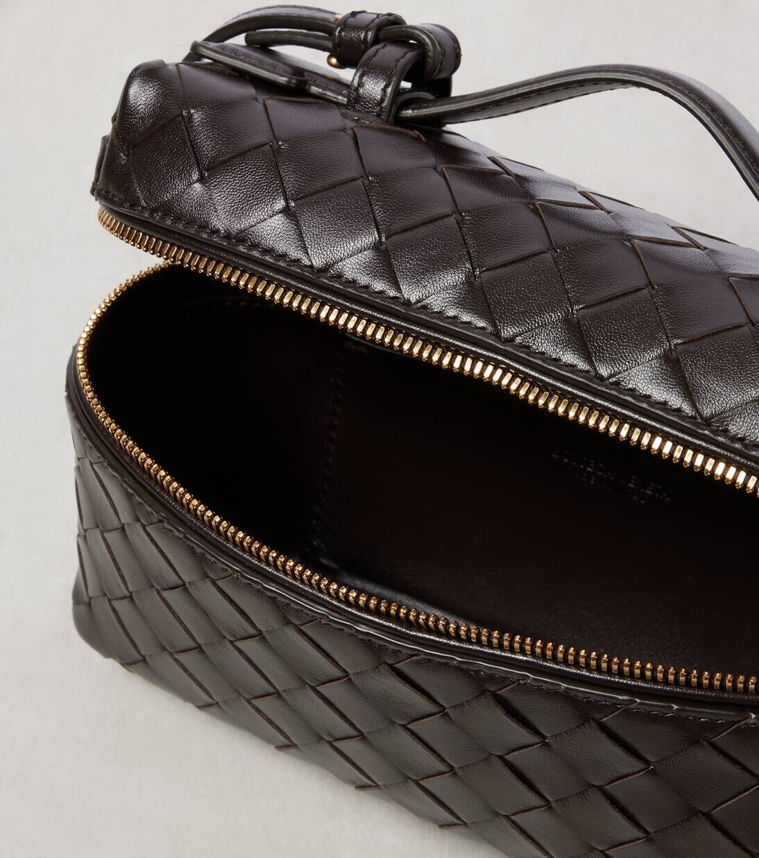 Сумка-кошелек Bang Bang Intrecciato из кожи Bottega Veneta, цвет fondant - gold — фото 3