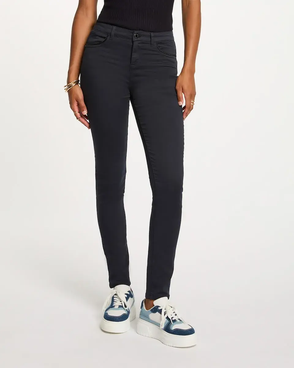 

Женские зауженные брюки с вощеной отделкой Morgan, черный