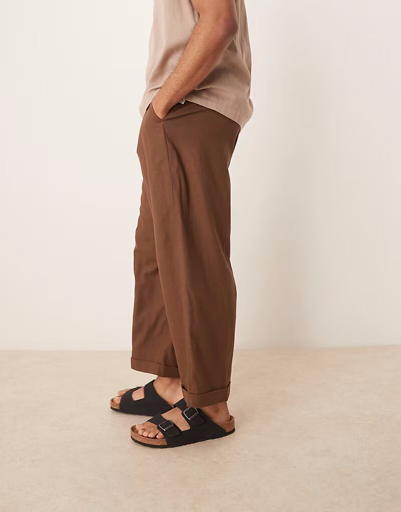 

Укороченные брюки ASOS DESIGN с льняной смесью и защипами спереди коричневого цвета