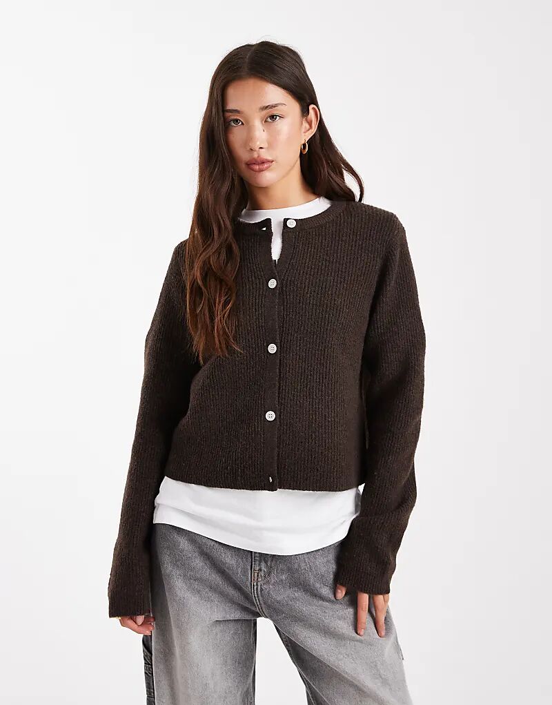 

Мягкий трикотажный кардиган с длинными рукавами шоколадно-коричневого цвета