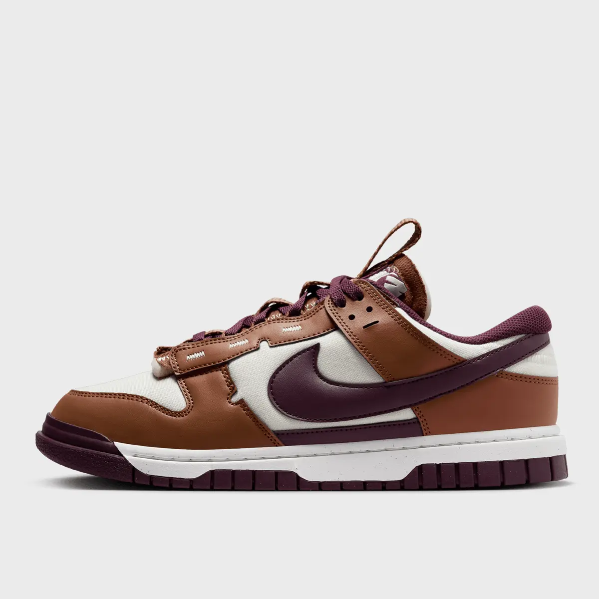

Кроссовки Nike Dunk Low Jumbo, коричневый