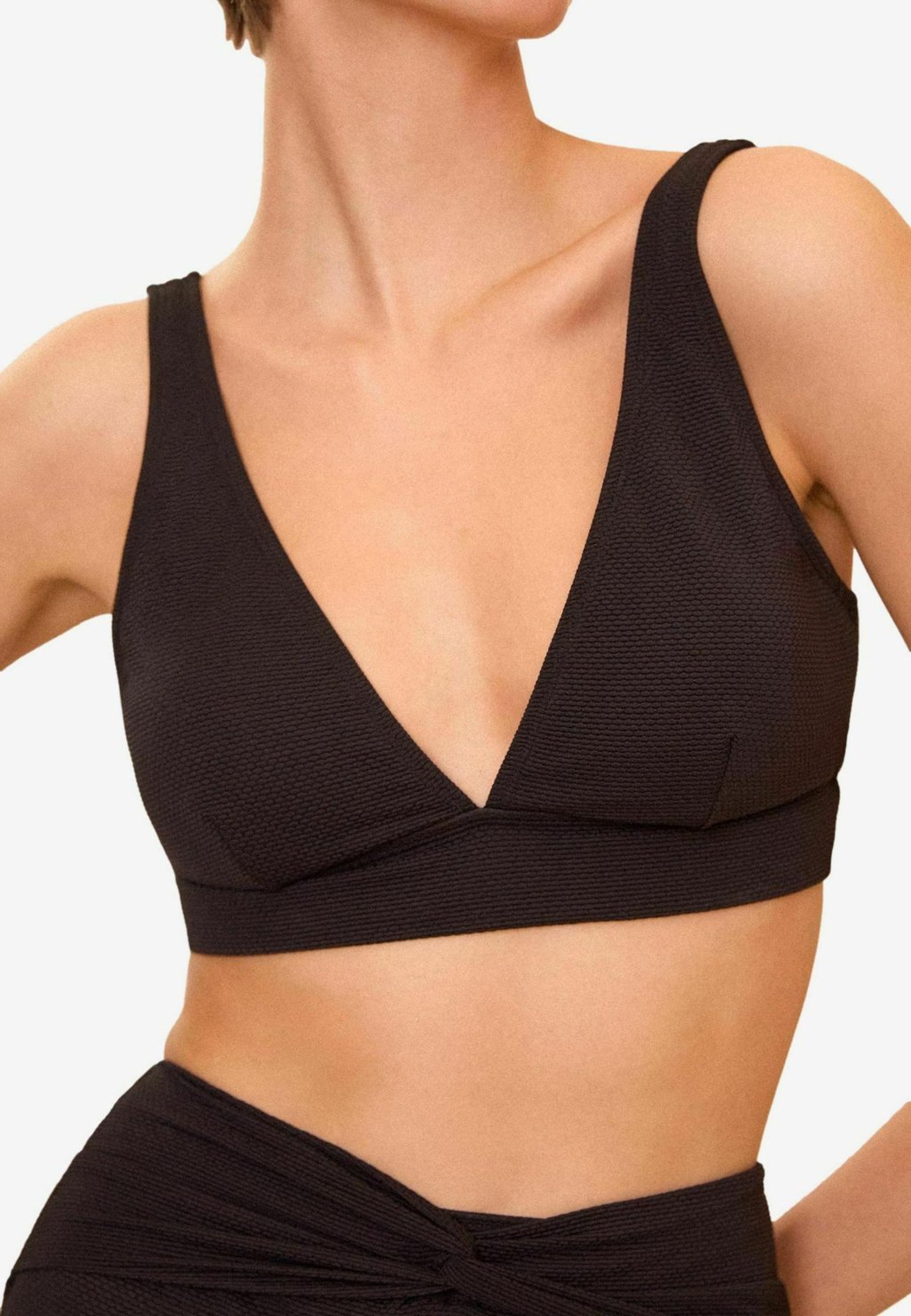 

Верх бикини Love & Roses, черный