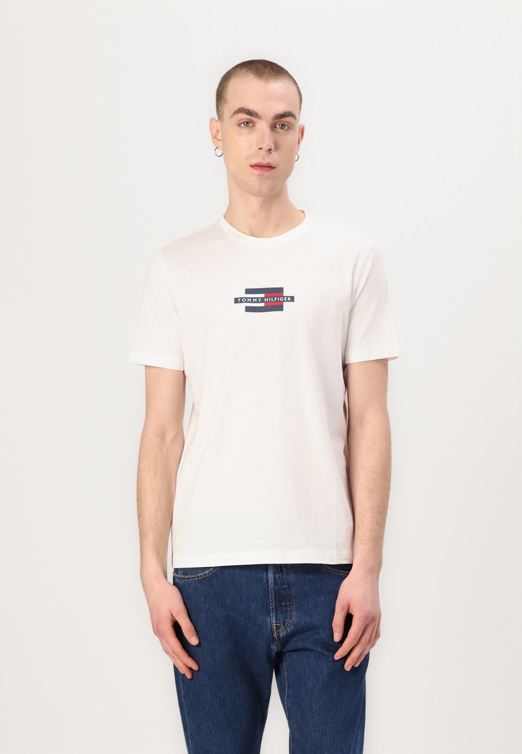 

Футболка с принтом Tommy Hilfiger, белый