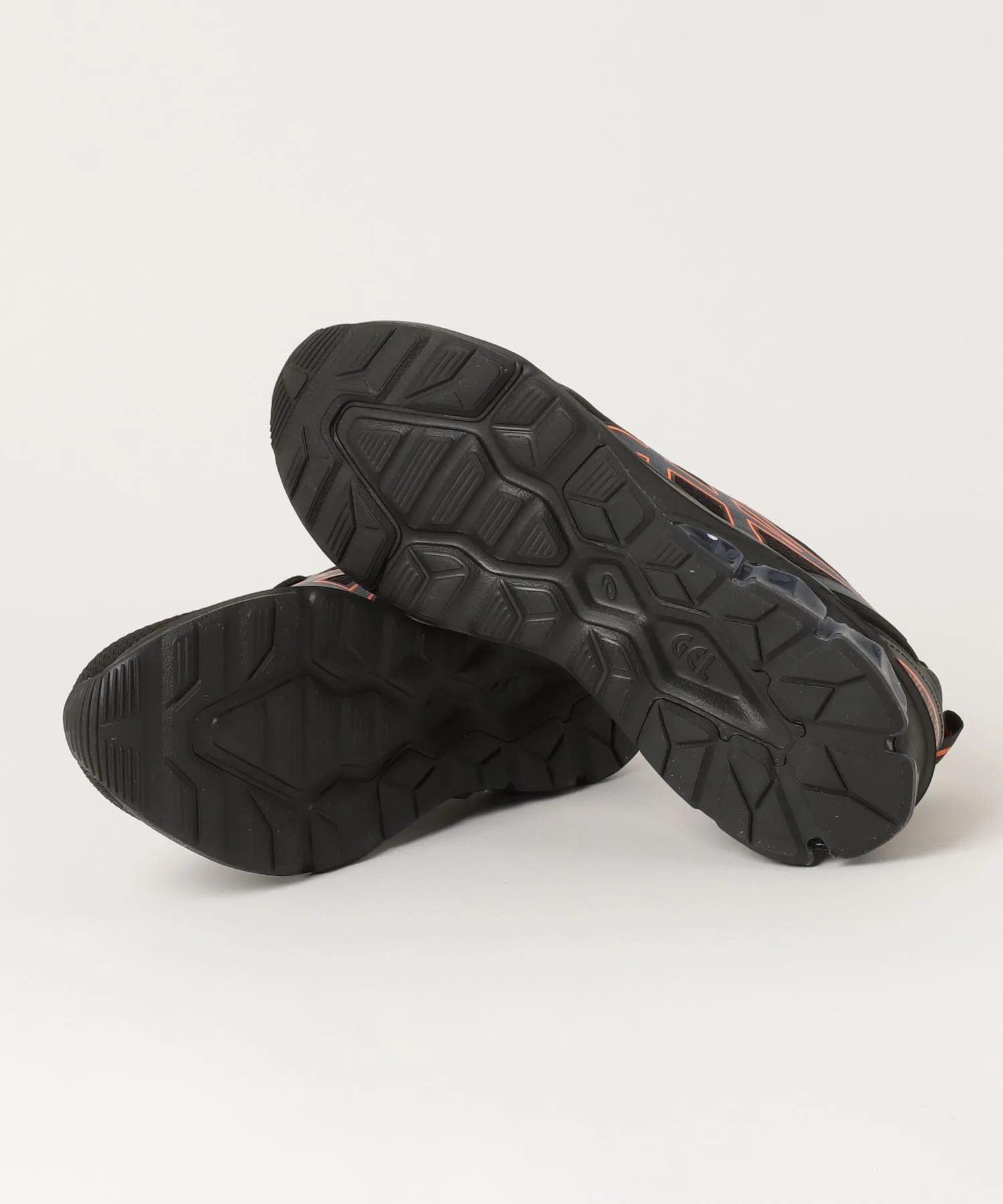 Мужские кроссовки с технологией GEL ASICS GEL-QUANTUM 90 4 черные — фото 3