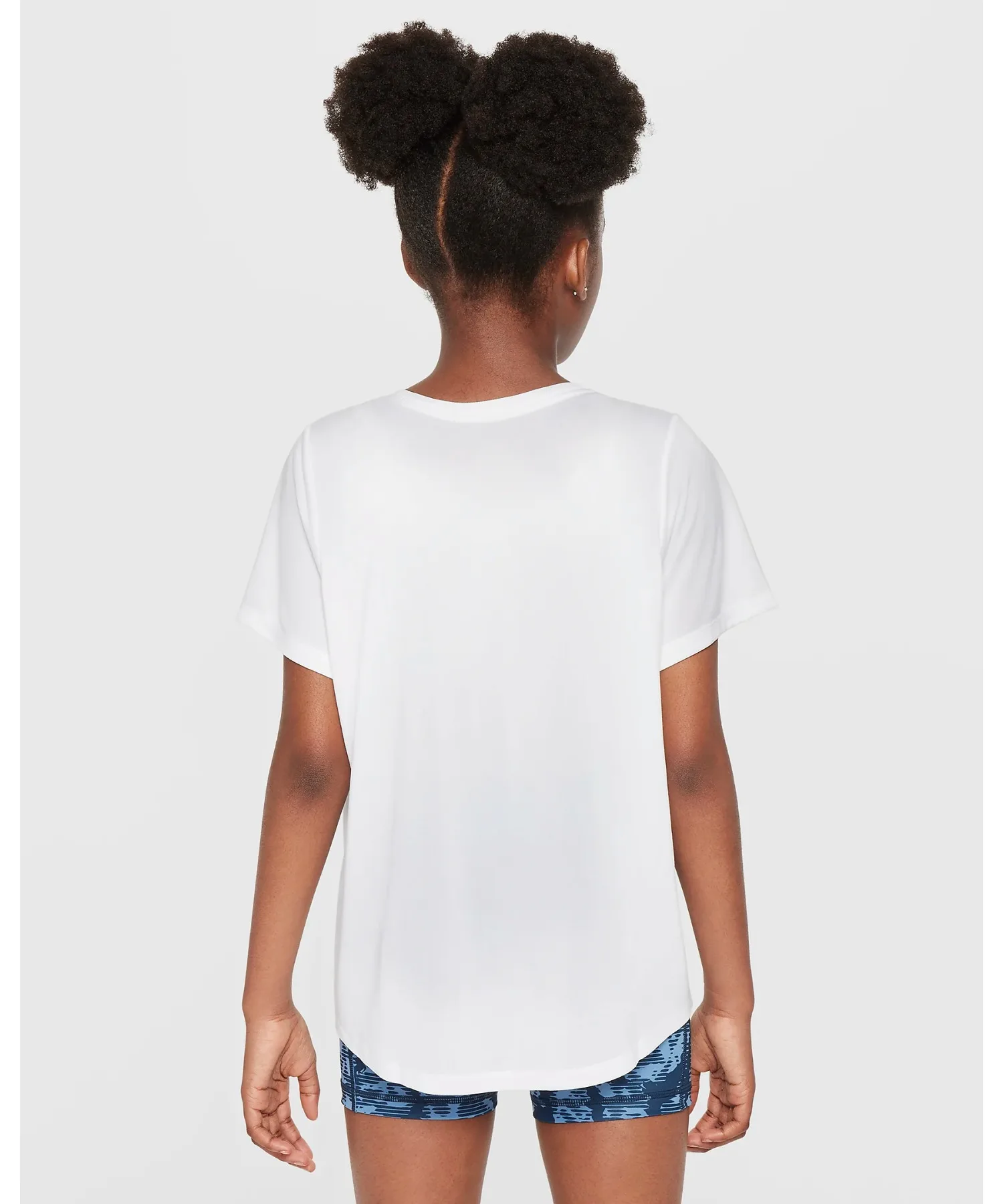 Детская футболка с технологией Dri-FIT YTH GIRLS DF ONE STDHBRS/S NIKE белая — фото 4