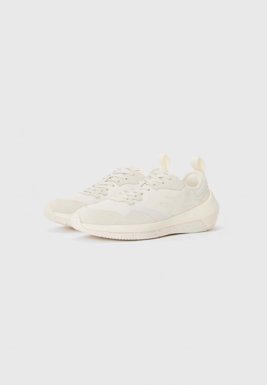 Кроссовки Emporio Armani Trainers, Off White/Off-White — фото 2