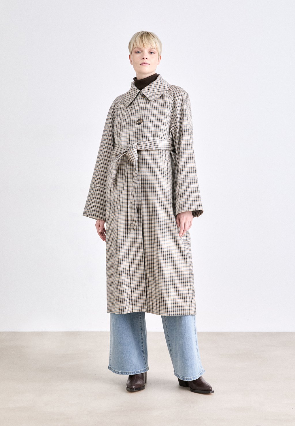 

Пальто-тренч BEATRIX SHOWERPROOF Barbour, синий