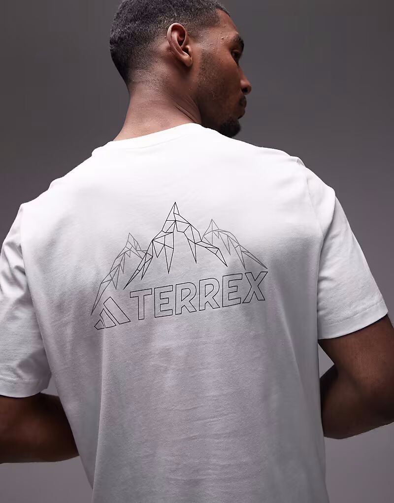 

Футболка Adidas Training Outdoor Terrex с логотипом на груди белого цвета Adidas Performance
