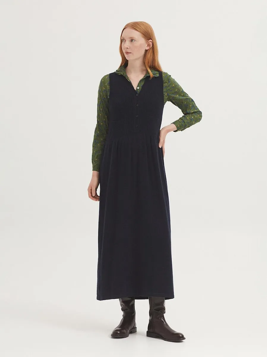 

Длинное платье в стиле пини с V-образным вырезом Nice Things, темно-синий