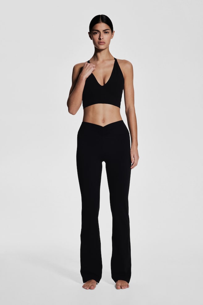 

Расклешенные леггинсы для йоги с мягкой лайкрой H&M, черный