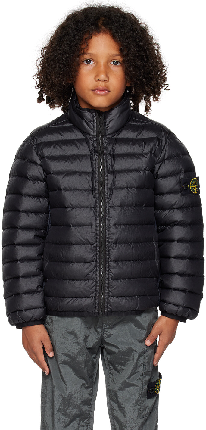 

Детский черный пуховик с воротником-стойкой Stone Island Junior