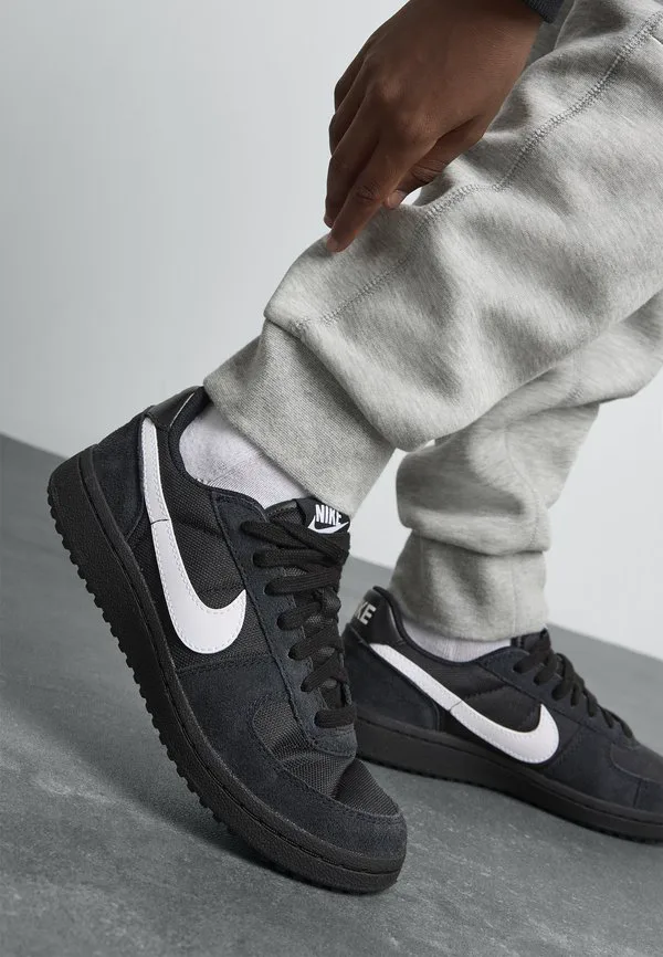 Полевые унисекс кроссовки Nike Sportswear, Black/White