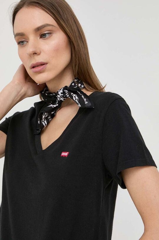 

Хлопковые футболки, 2 пары Levi's, черный