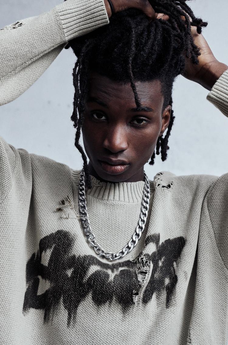 

Студийный рваный джемпер с граффити Pull And Bear, серый