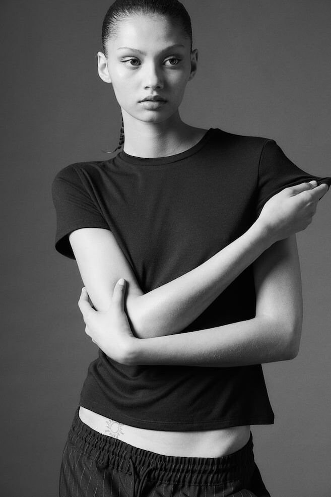 

Футболка облегающая фигуру H&M, черный