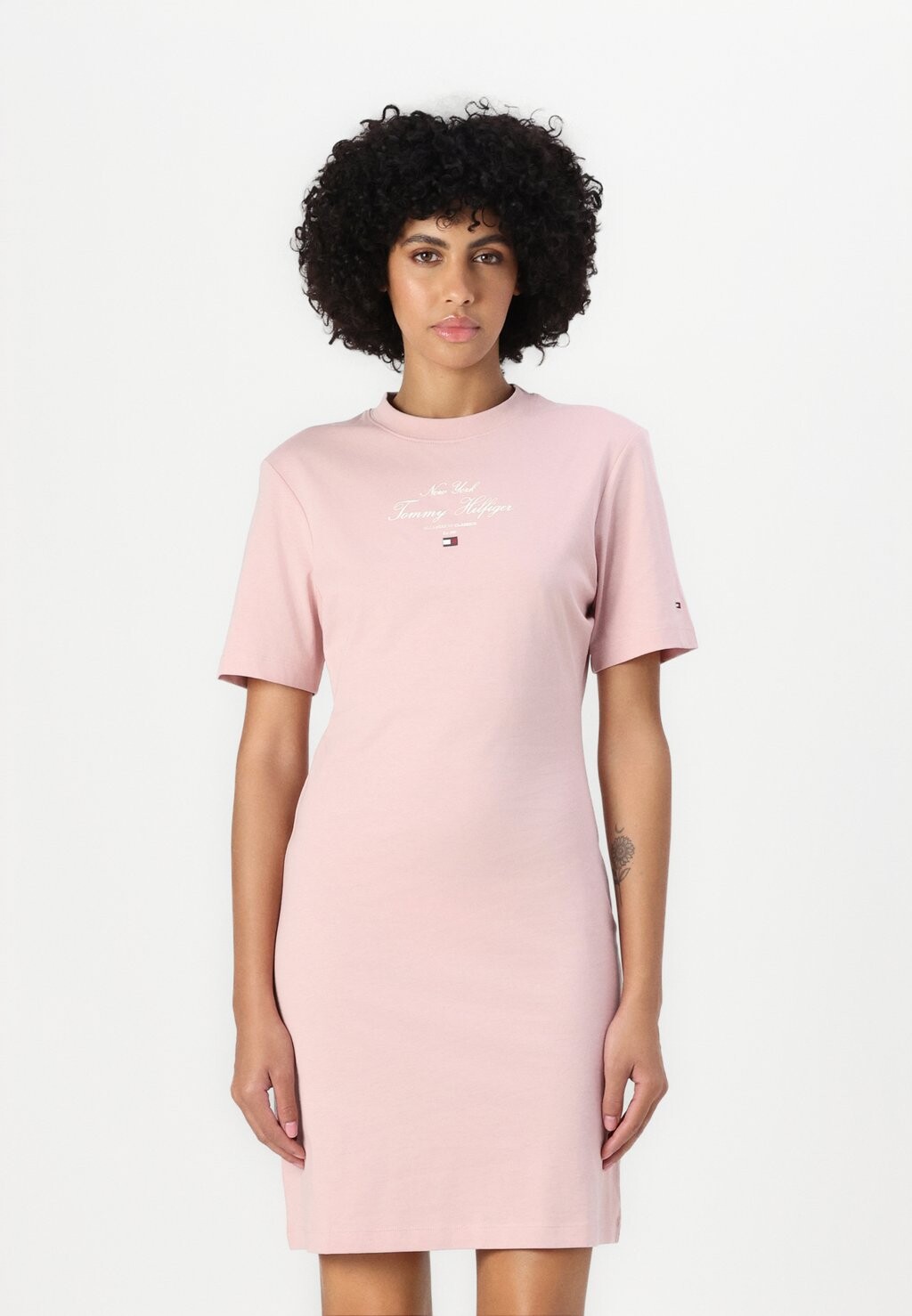 

Повседневное платье SCRIPT TEE DRESS Tommy Hilfiger, светло-розовый