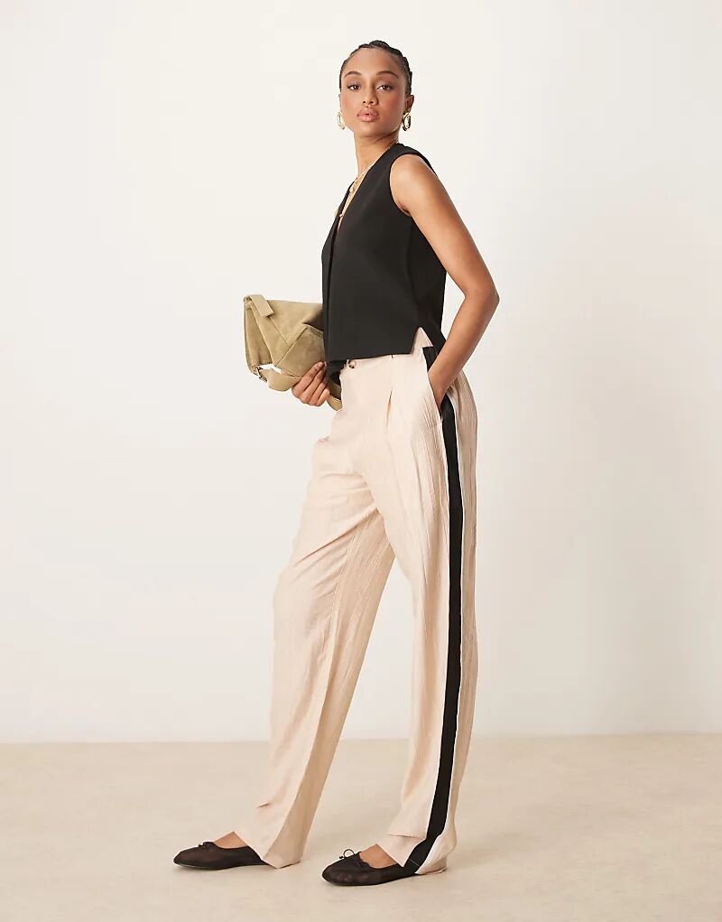 

Высокие брюки ASOS DESIGN с контрастными вставками в цвете «песок»