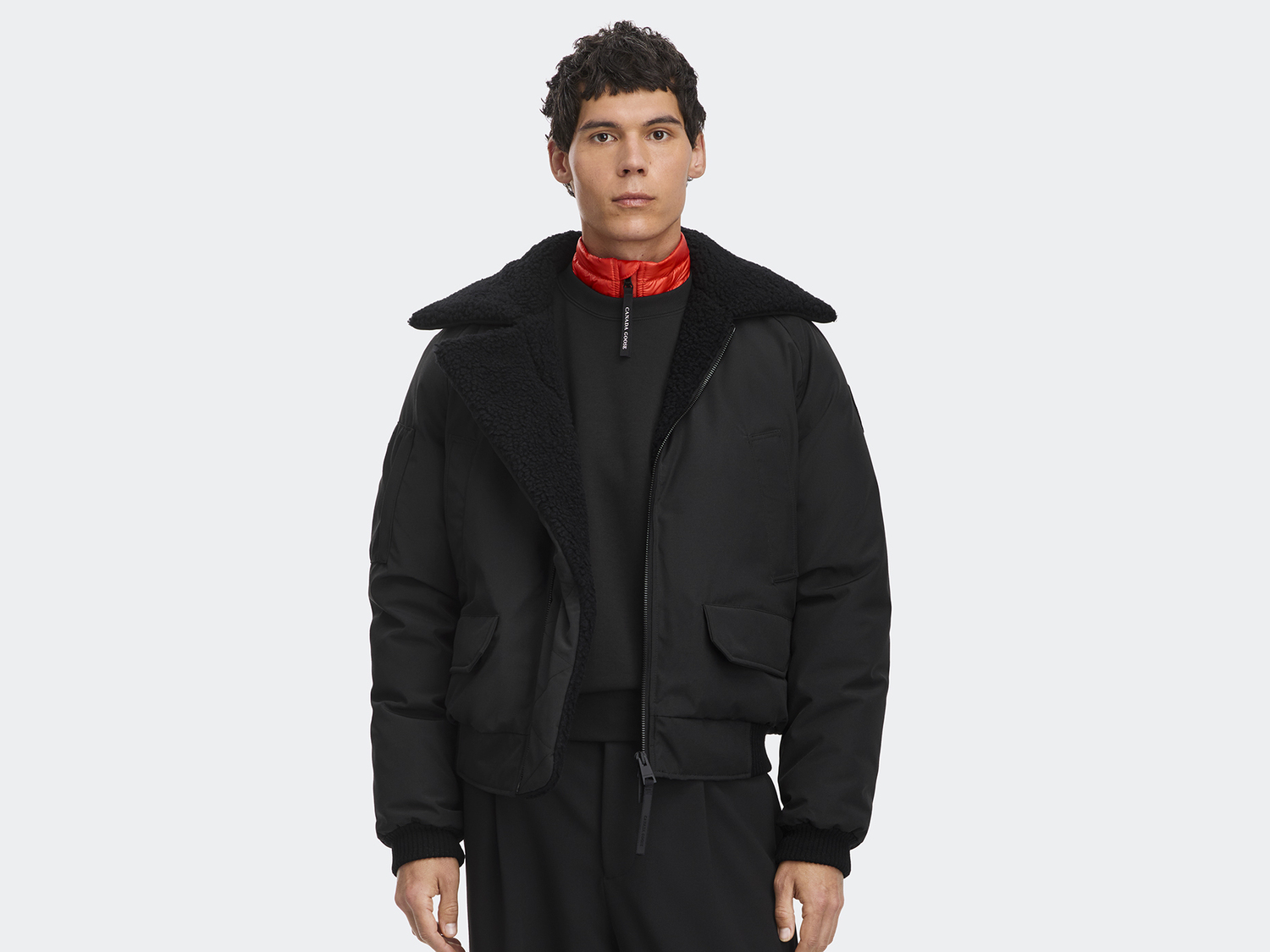 

Бомбер Canada Goose Chilliwack Aviator, черный