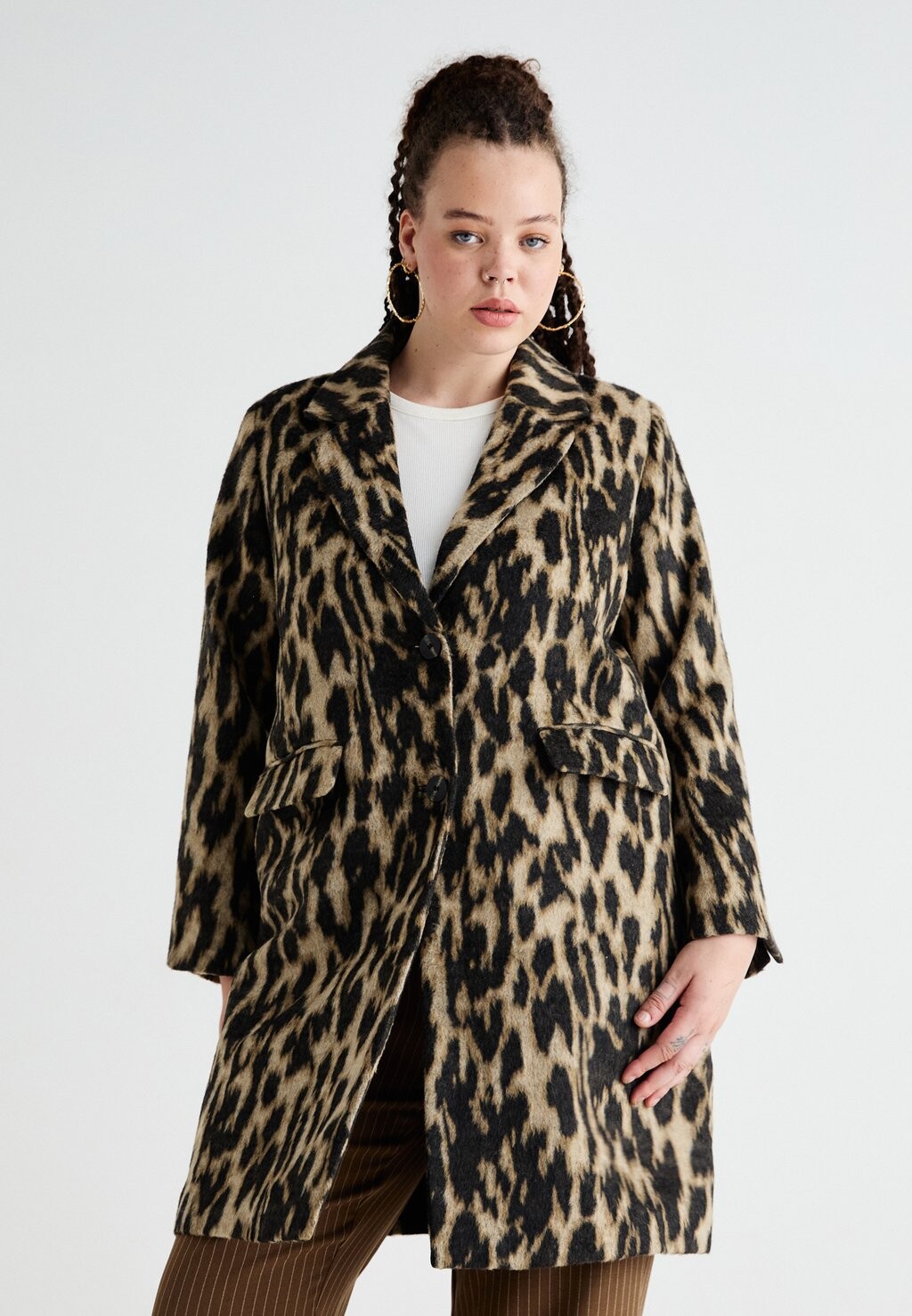 

Классическое пальто CARVALBORG COAT ONLY Carmakoma, черный