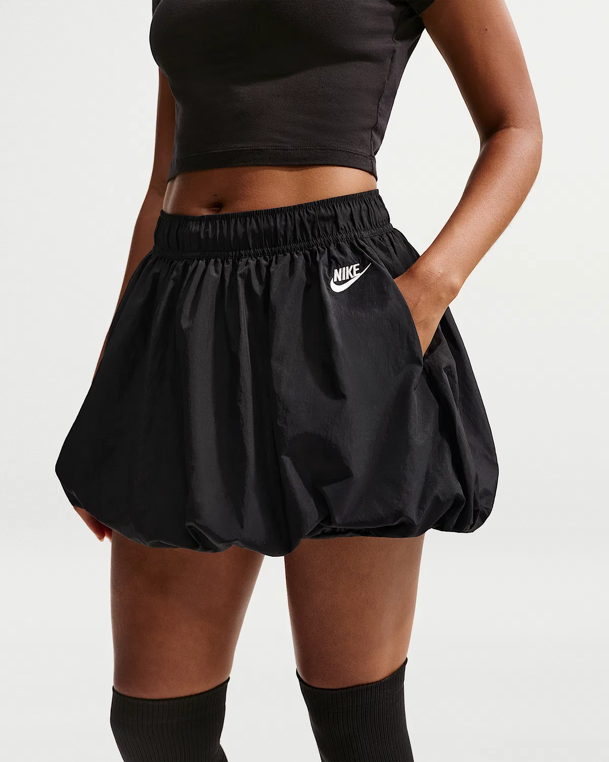 Женская свободная юбка-пузырь Nike Sportswear, Black/Black/Chalk — фото 2