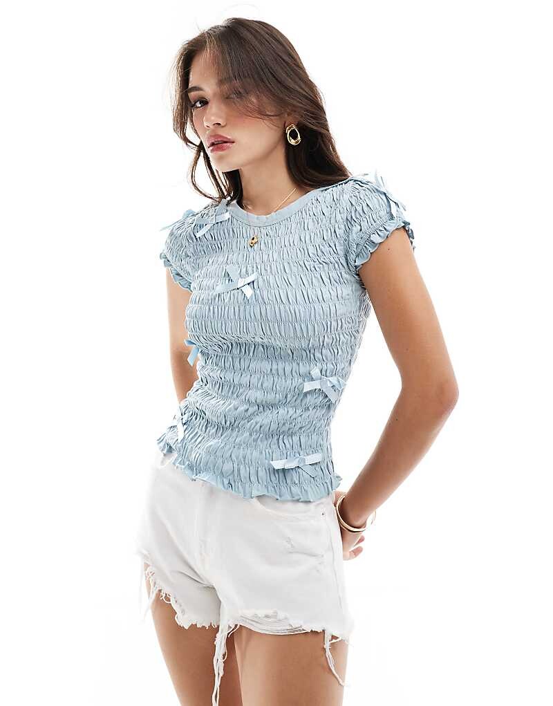 

Голубая укороченная футболка со сборками и бантами ASOS DESIGN