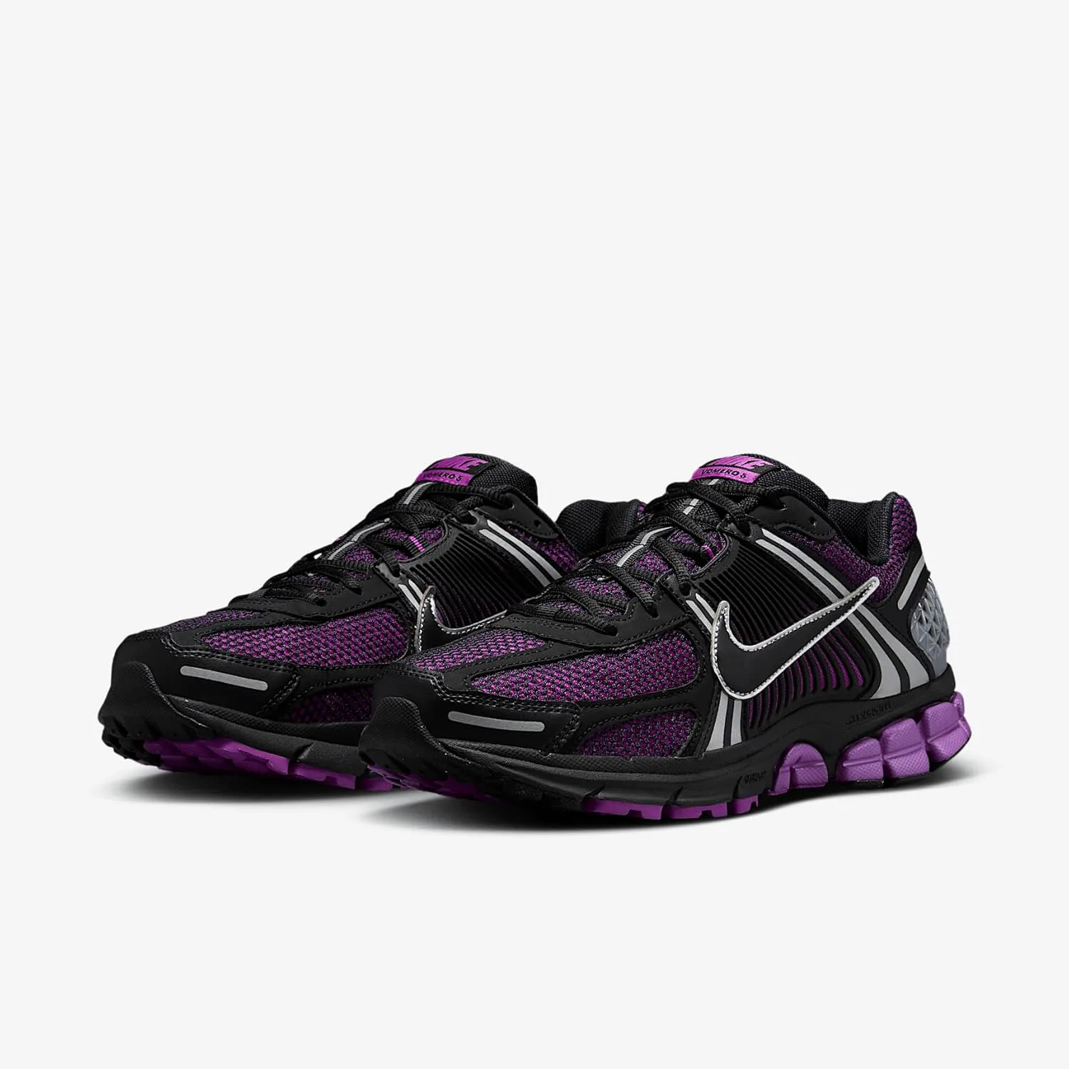 Мужские кроссовки Nike Zoom Vomero 5, ярко-фиолетовый/металлик серебристый/черный — фото 2