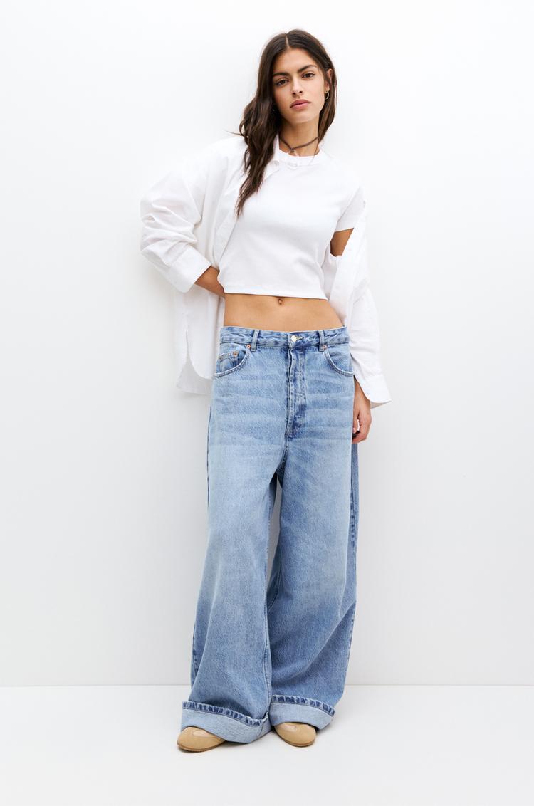 

Укороченная футболка в рубчик Pull And Bear, белый