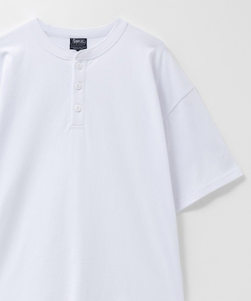 

Футболка, крой оверсайз, бренд SURPLUS, цвет белый