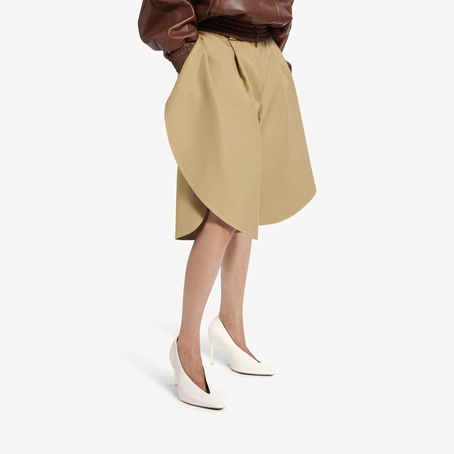 Женские брюки-бермуды Tulip верблюжьего цвета BALENCIAGA, коричневый — фото 3