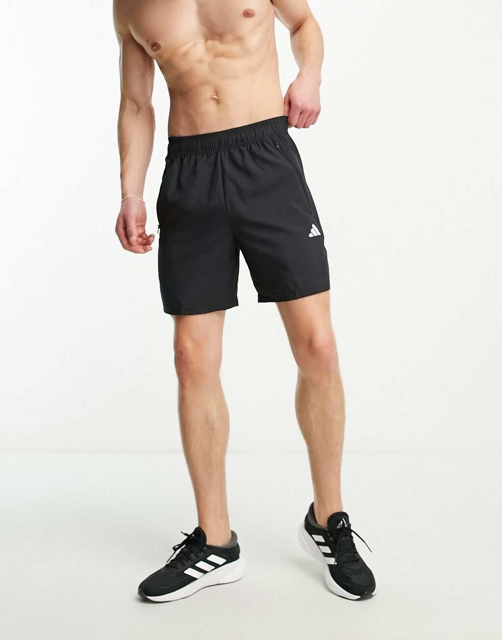 

Черные тканые шорты adidas Training Train Essentials размером 7 дюймов