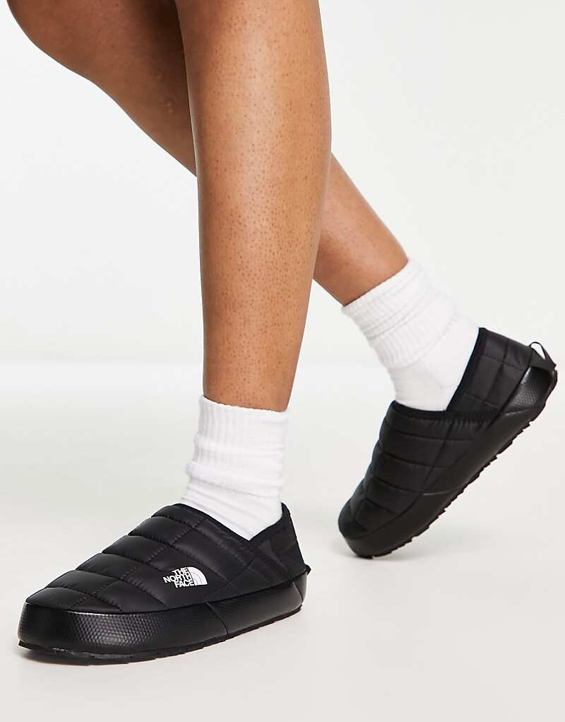 Черные утепленные сандалии The North Face Thermoball Traction V