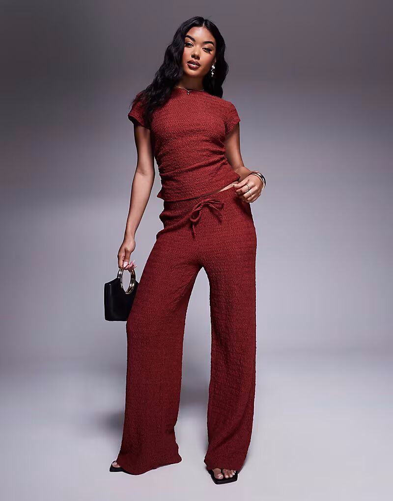 

Широкие фактурные брюки ASOS DESIGN коричневого цвета