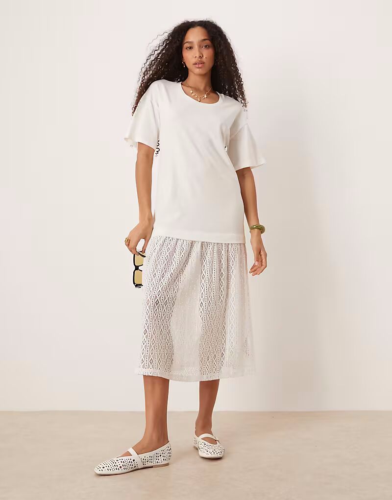 

Платье-футболка миди ASOS DESIGN с заниженной талией, связанное крючком, белого цвета
