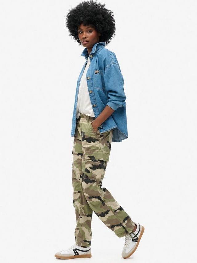 Широкие брюки-карго с низкой посадкой Superdry, цвет Jacket Camo — фото 3