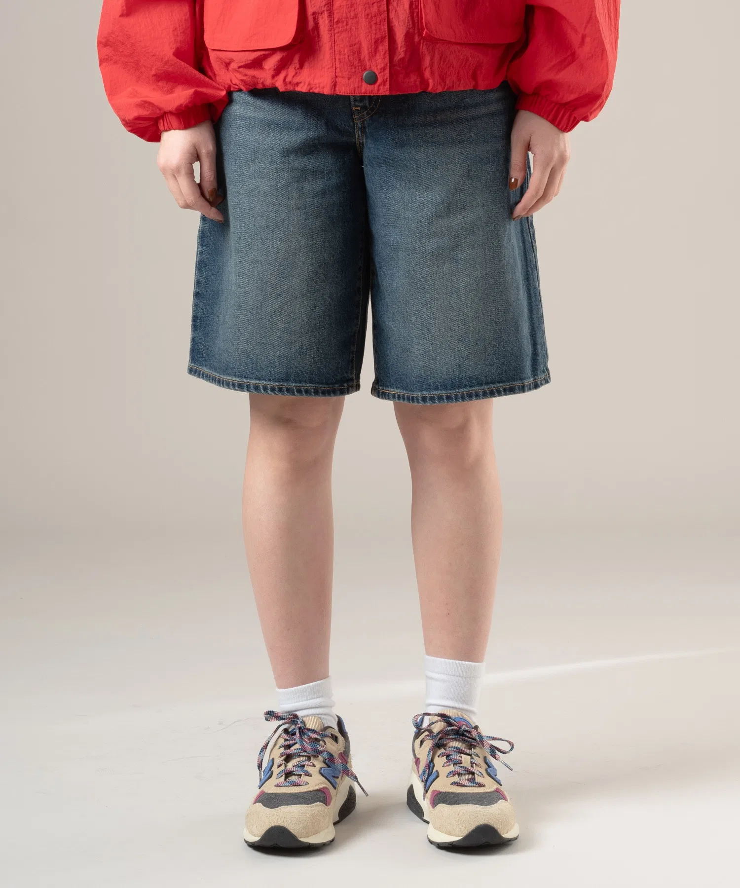 Джинсы-шорты Levi's BAGGY DAD, темно-синие.