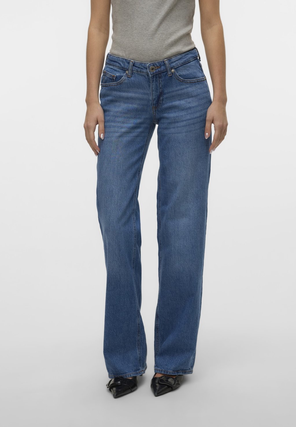 

Джинсы прямого кроя Vero Moda, цвет Medium Blue Denim