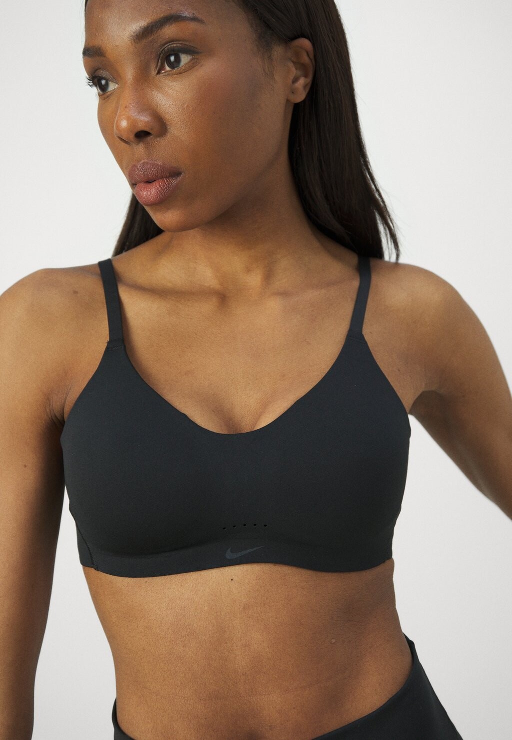 Спортивный бюстгальтер с легкой поддержкой ALATE MINIMALIST BRA Nike, черный — фото 3