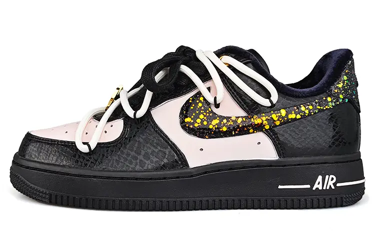 

Женские кроссовки для скейтбординга Nike Air Force 1, black